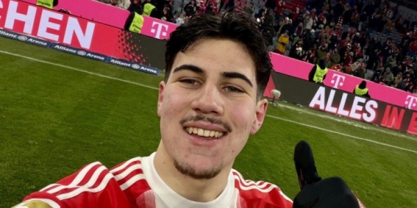 鲸鱼直播-图片报：拜仁小将查韦斯收到多份报价，但他更倾向留队