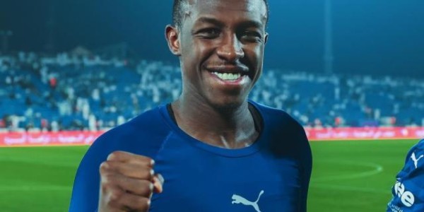 鲸鱼直播-曼奇尼强力安利德罗西 沙特国脚400万欧加盟罗马