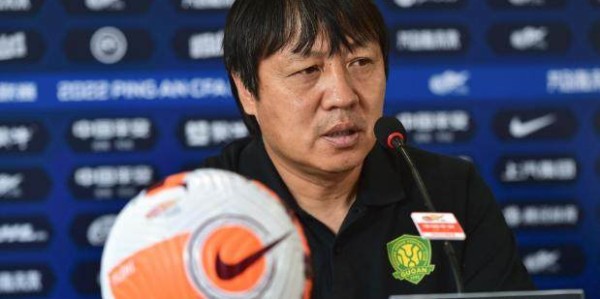 鲸鱼体育-谢峰：天气和场地非常不利 定位球机会把握得不错