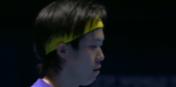 心理优势连下四五局！王楚钦3-2逆转科顿，国乒半决赛1-0领先法国