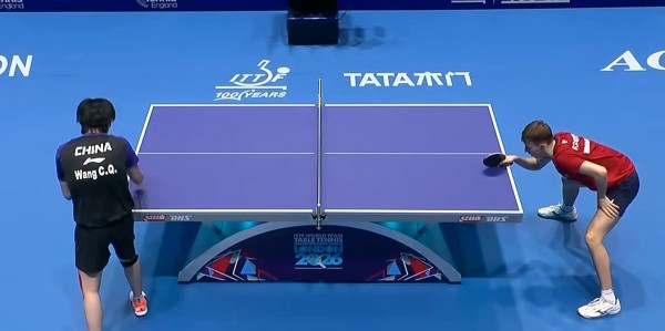 心理优势连下四五局！王楚钦3-2逆转科顿，国乒半决赛1-0领先法国