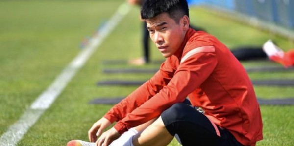 鲸鱼体育-武汉三镇后防已迎来多条新大鱼助阵，本赛季携手挑大梁，值得期待