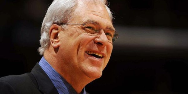 鲸鱼直播官网-抛开历史地位，巅峰科比和巅峰乔丹谁更强？禅师的回答很中肯|科比·布莱恩特|菲尔·杰克逊|迈克尔·乔丹|科比-布莱恩特|菲尔-杰克逊_新浪体育_新浪新闻