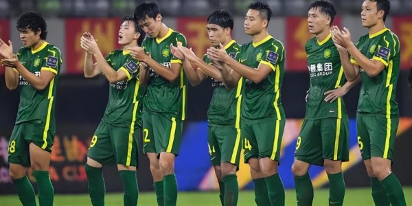 鲸鱼体育-王刚原本已告别国安队，同时官宣续约